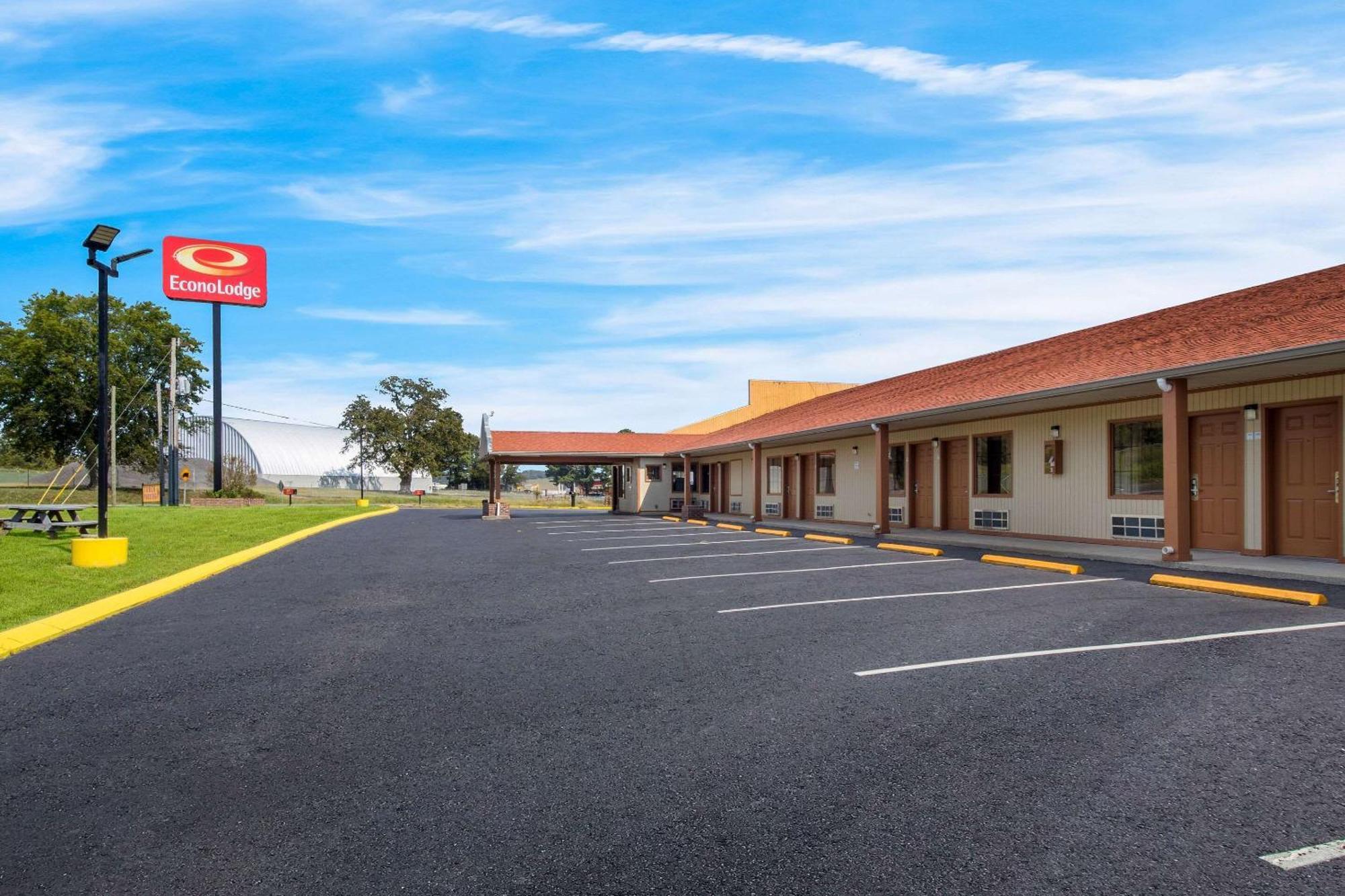 Econo Lodge Cornersville Εξωτερικό φωτογραφία