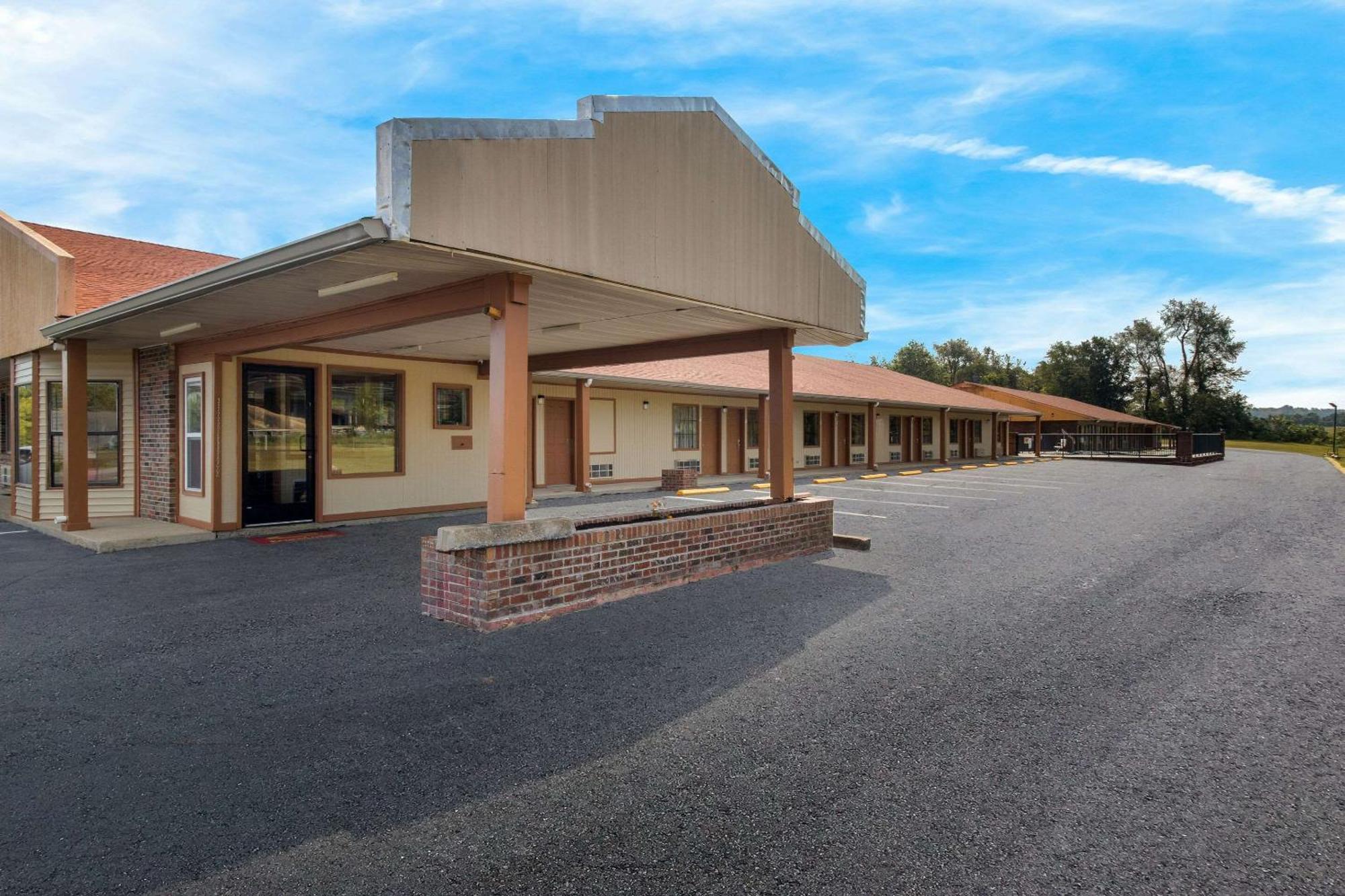 Econo Lodge Cornersville Εξωτερικό φωτογραφία